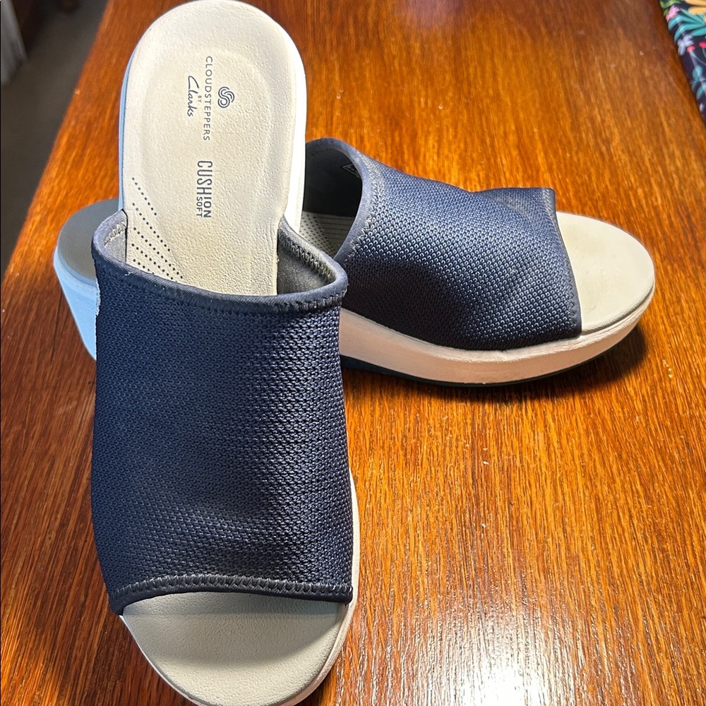 Clark’s Cloudsteppers Step Cali Bay Navy Slide Wedge Sandal. Size 7.5